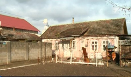 Doi fraţi din oraşul Străşeni nu pot împărţi casa lăsată de mama lor după moarte.