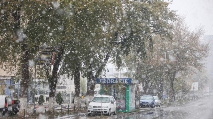 Lapoviță și ninsori în toată țara. Ce temperaturi se vor înregistra