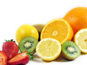 Nutrienţii şi vitaminele din fructe sunt cele care protejează împotriva problemelor oculare.