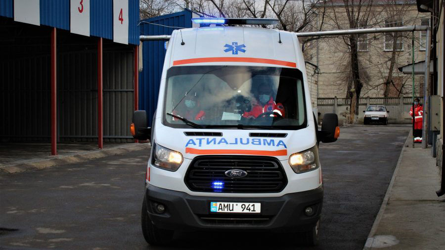 Граждан просят вызывать "скорую" только в случаях опасности для жизни.