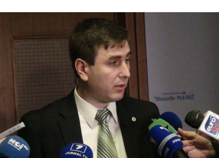 По словам Иониуэ, "хотя сахар является отечественной продукцией - это не значит, что надо давить на потребителей". Фото: moldnews.md