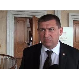Ион Бутмалай обвиняет председателя парламента и Демпартии Мариана Лупу в осуществлении давления на депутатов. Фото: omg.md