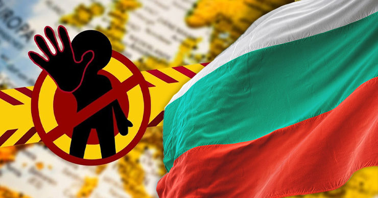 Болгария снимает все COVID-ограничения с 1 апреля: туристам по-прежнему нужен сертификат. Коллаж: Point.md