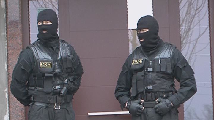 Reținere CNA: A încercat să mituiască doi polițiști cu 200 euro