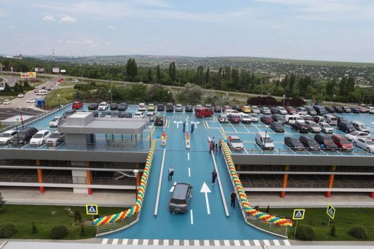 Водители смогут пользоваться парковкой 15-20 минут бесплатно.