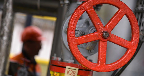 Общее снижение цены за день составляет более 6%.