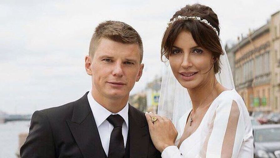 Бывшая жена Аршавина: Его мать выселила меня из дома с тремя детьми.