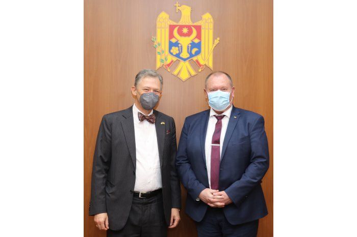 Глава МИДЕИ встретился с заместителем помощника госсекретаря США.