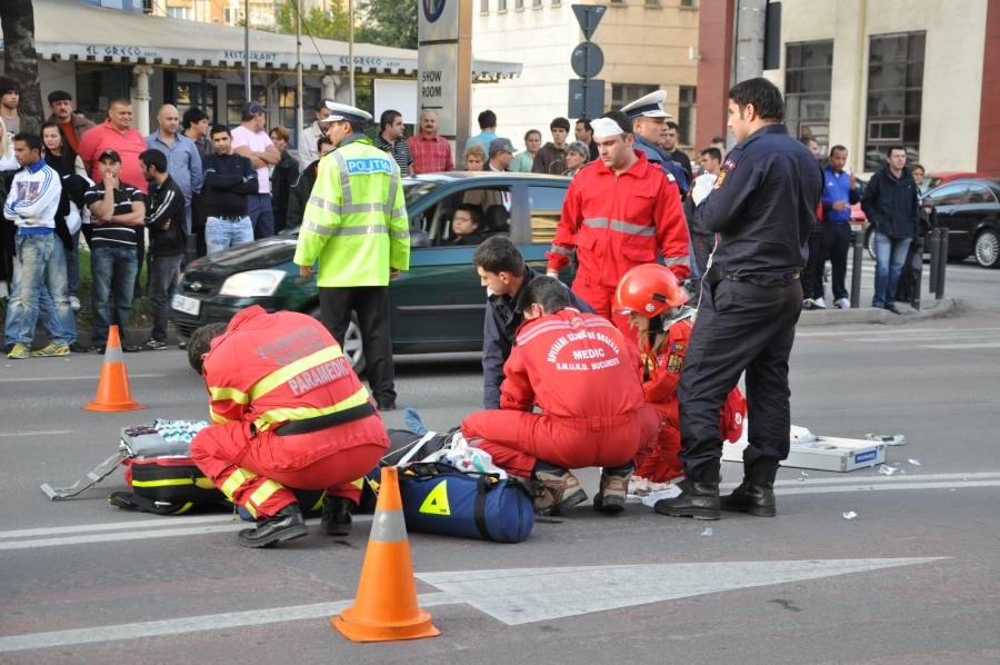 Mai mult, rudele fetei spun ca politia nu ar fi deschis dosar penal si ca ar tergiversa intentionat ancheta.