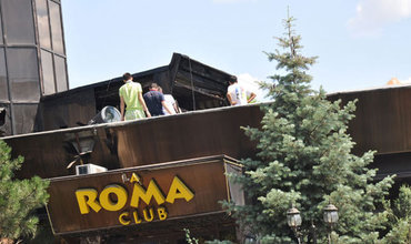 Вечером, 8 июля, ресторан La Roma Club был охвачен пламенем, вследствие которого была разрушена крыша.