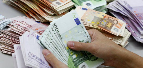 Autorităţile germane caută moştenitorul a 50 de mii de euro, bani găsiţi la o moldoveancă boschetară. Foto: Reuters