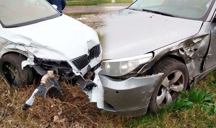 Водитель Skoda и его пассажирка были травмированы, но от госпитализации отказались. 