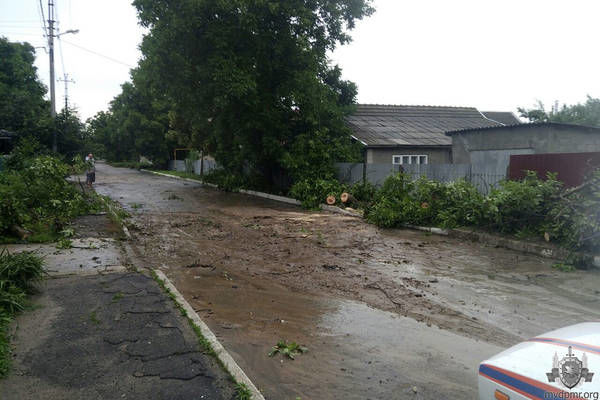 Несколько дней сотрудники ГУпЧС устраняли последствия непогоды.