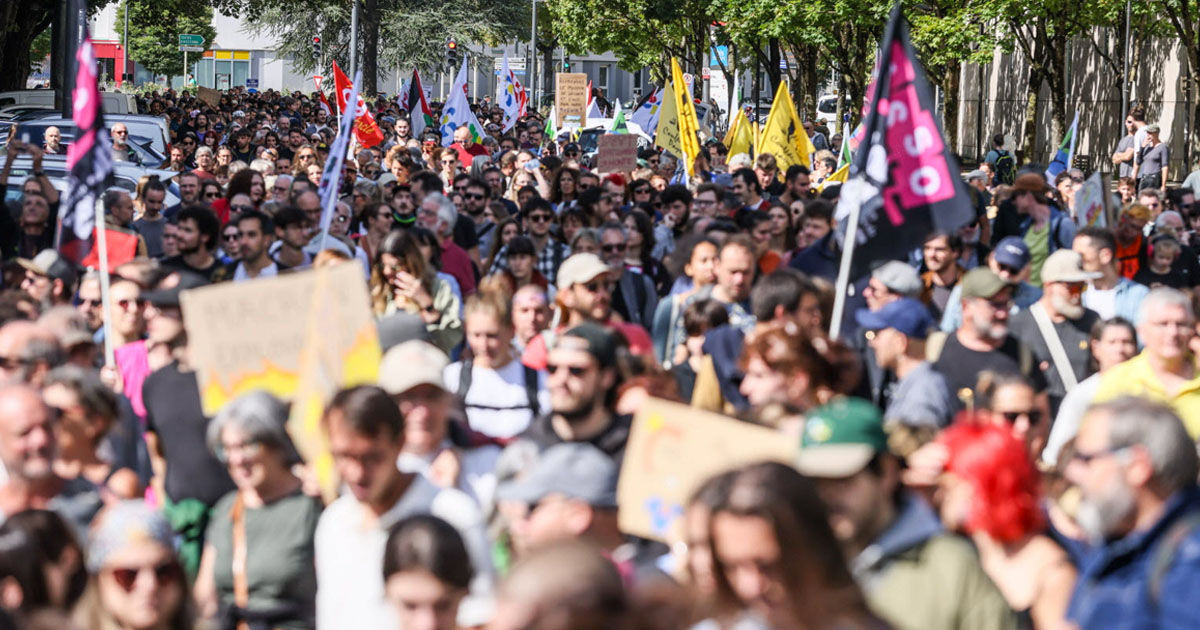 Proteste în Franța: Până la 800.000 de persoane, așteptate să intre în grevă pe 18 septembrie.