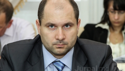 Acesta spune că în sistem se operează cu sume de ordinul milioanelor de lei.