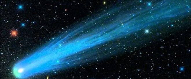 Spre Terra se îndreaptă o planetă cu o trenă ciudată. 