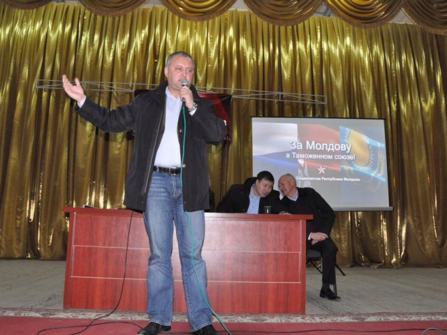 Liderul PSRM s-a laudat in conferinta de presa de astazi ca potrivit calculelor efectuate in paralel, socialistii ar acumula 27 de mandate.