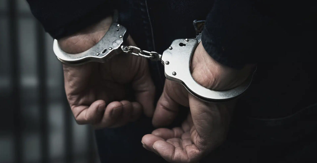 В Кишиневе охранник избил клиентов караоке-бара и магазина и получил три года тюрьмы.