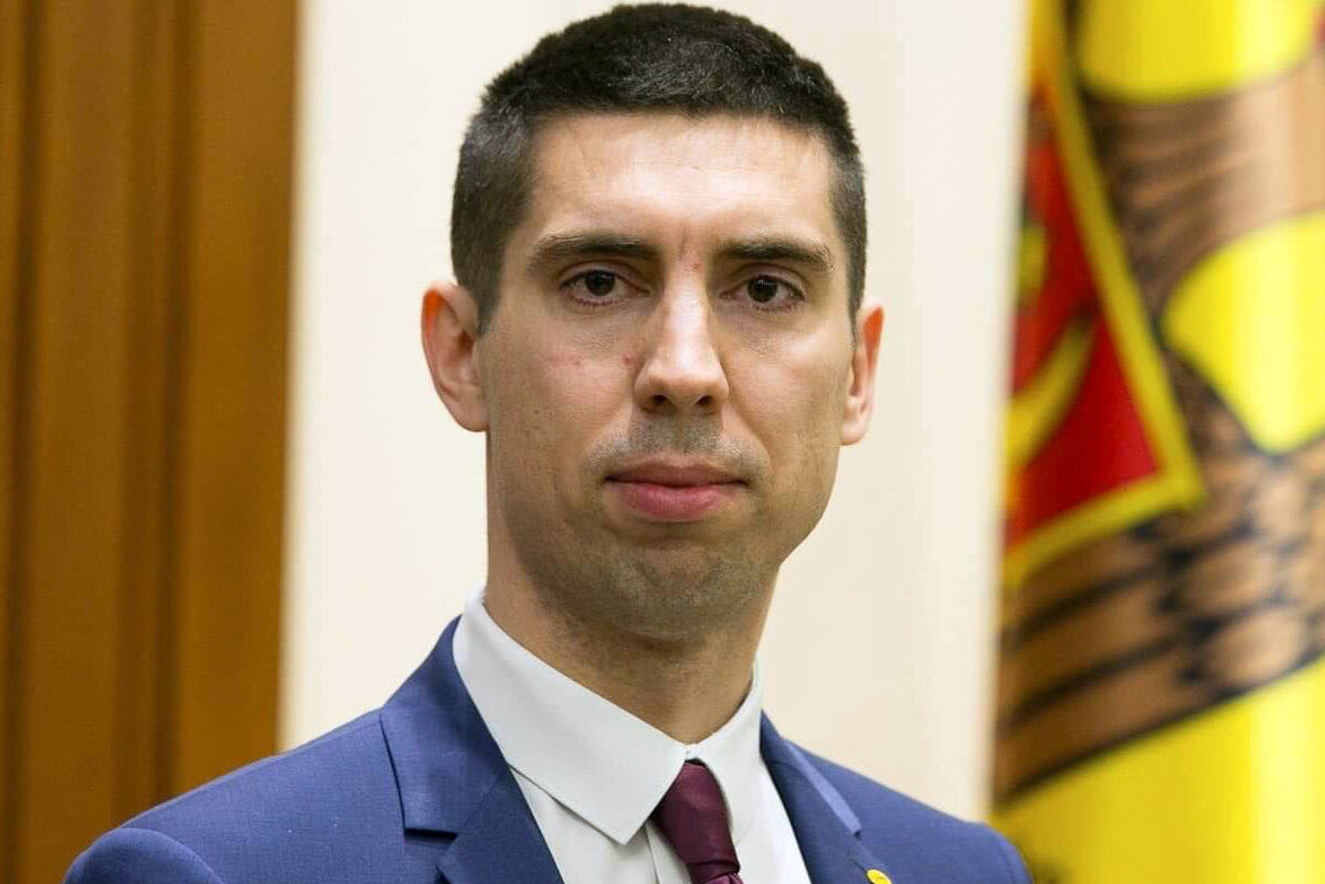 Депутат ПДС Михай Попшой.