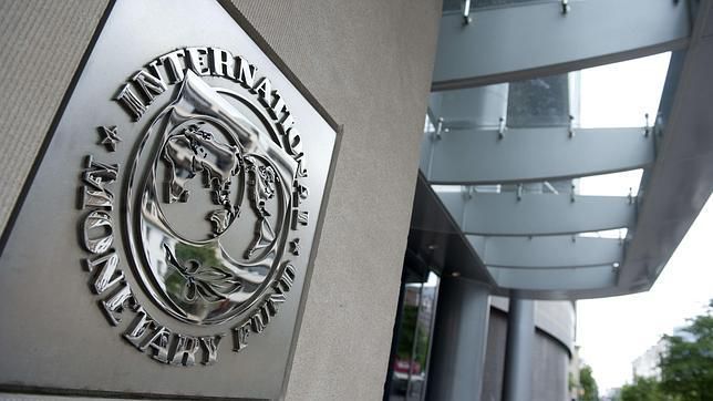 FMI vede ”furtul miliardului” din Moldova ca pe o simplă ”criză bancară”.