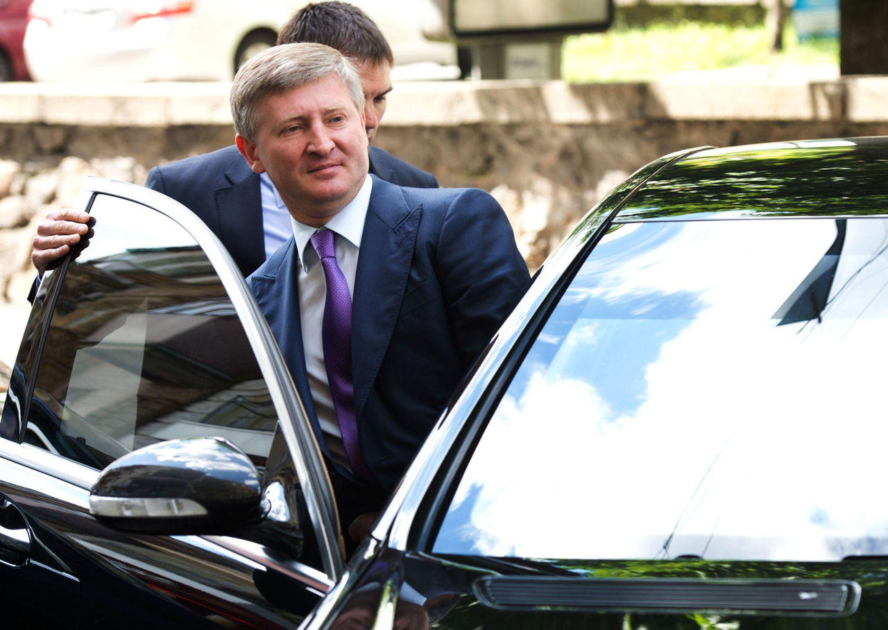 Forbes: Ахметов остается самым богатым украинцем после потери 64% состояния.