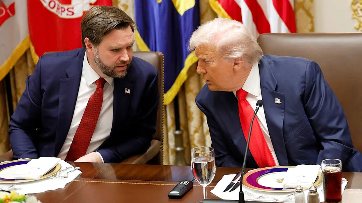 Trump i-ar fi lăsat instrucțiuni lui JD Vance în cazul în care „i s-ar întâmpla ceva”.
