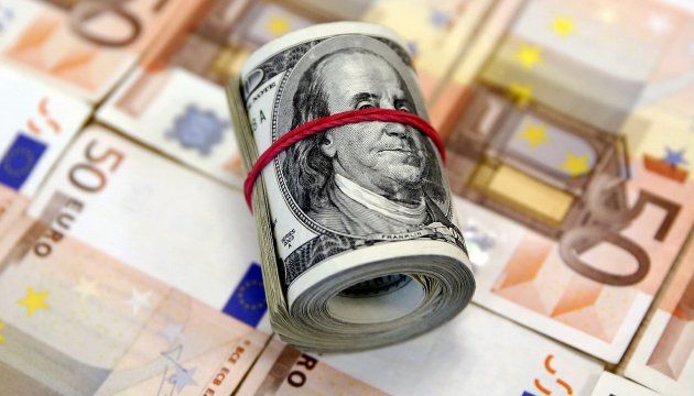 Экономические агенты накопили задолженности по причине нарушения графиков погашения кредитов.