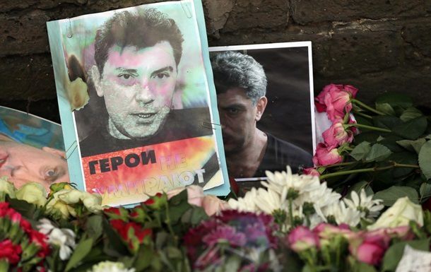 Правоохранители считают, что Немцова убили из-за Charlie Hebdo.