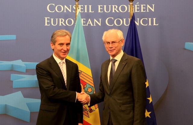 Amintim că Rompuy i-a adresat astăzi premierului Iurie Leancă invitaţia de a semna Acordul de asociere pe 27 iunie la Bruxelles.