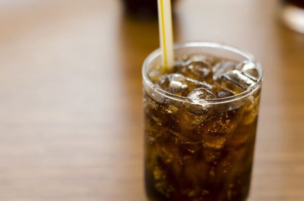  Un studiu publicat de un site american arată care sînt efectele pe care le are Coca Cola asupra organismului.