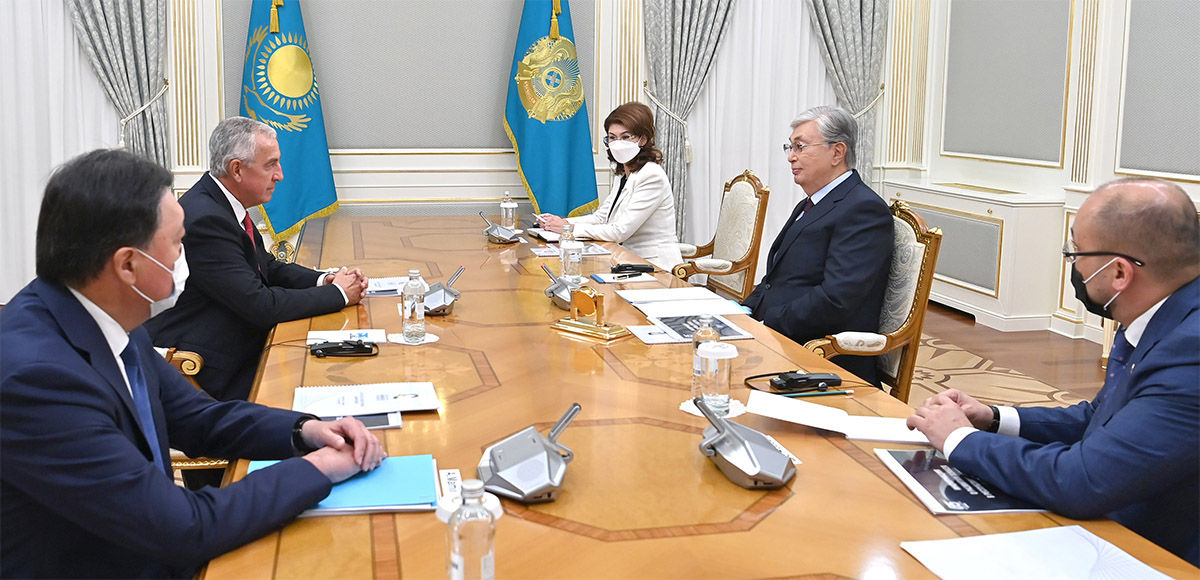 Президент Казахстана Касым-Жомарт Токаев встретился с президентом Международной федерации хоккея Люком Тардифом.
