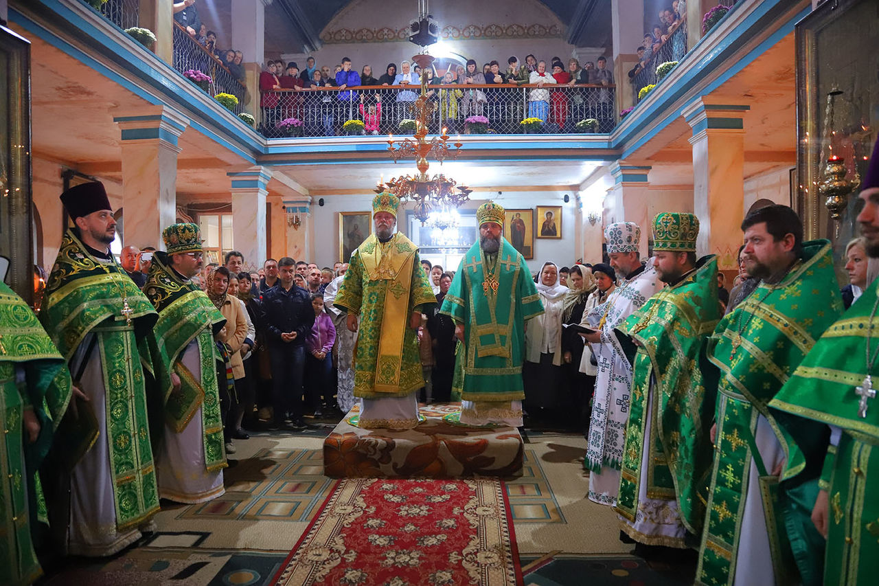 Молдавская митрополия, несмотря на запрет, призывает совершать литургию.