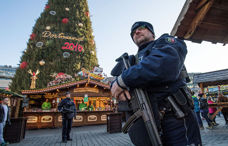 В результате теракта в германской столице в понедельник погибли 12 человек.