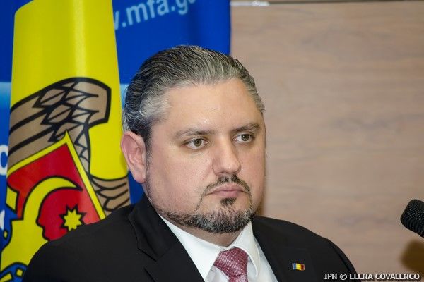 Data la care moțiunea va fi examinată în plen va fi decisă de către Biroul Permanent.