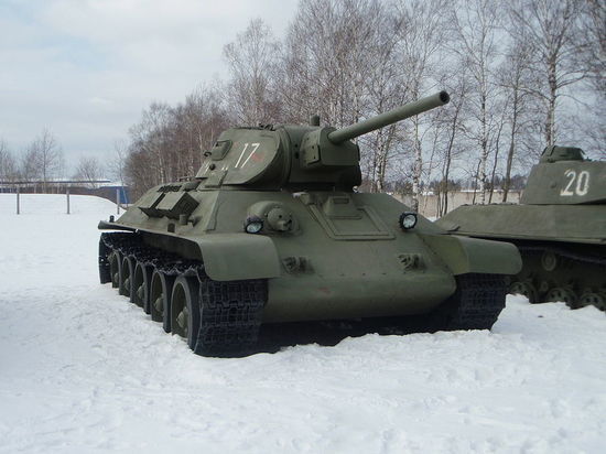 T-34 — легендарный советский средний танк периода Великой Отечественной войны, который серийно выпускался с 1940 года.