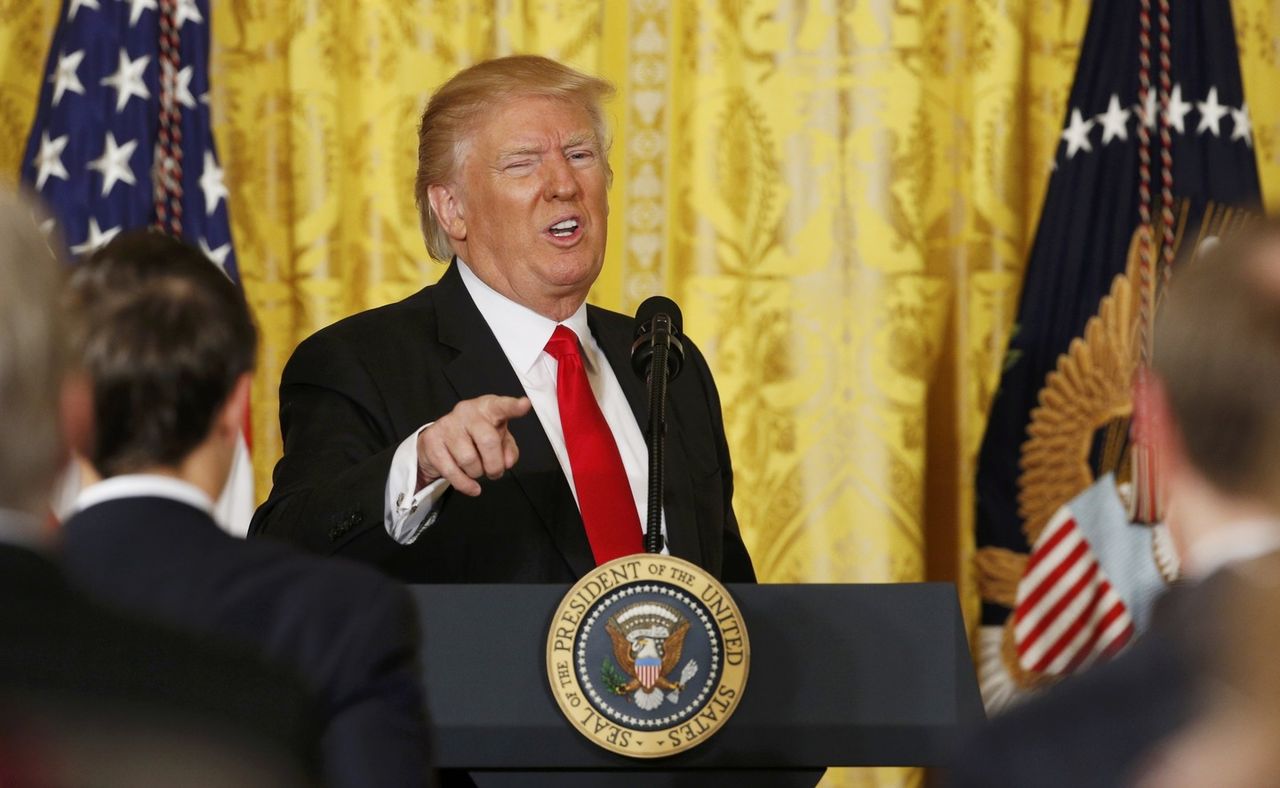 Трамп может мобилизовать 100 тысяч гвардейцев для борьбы с мигрантами.