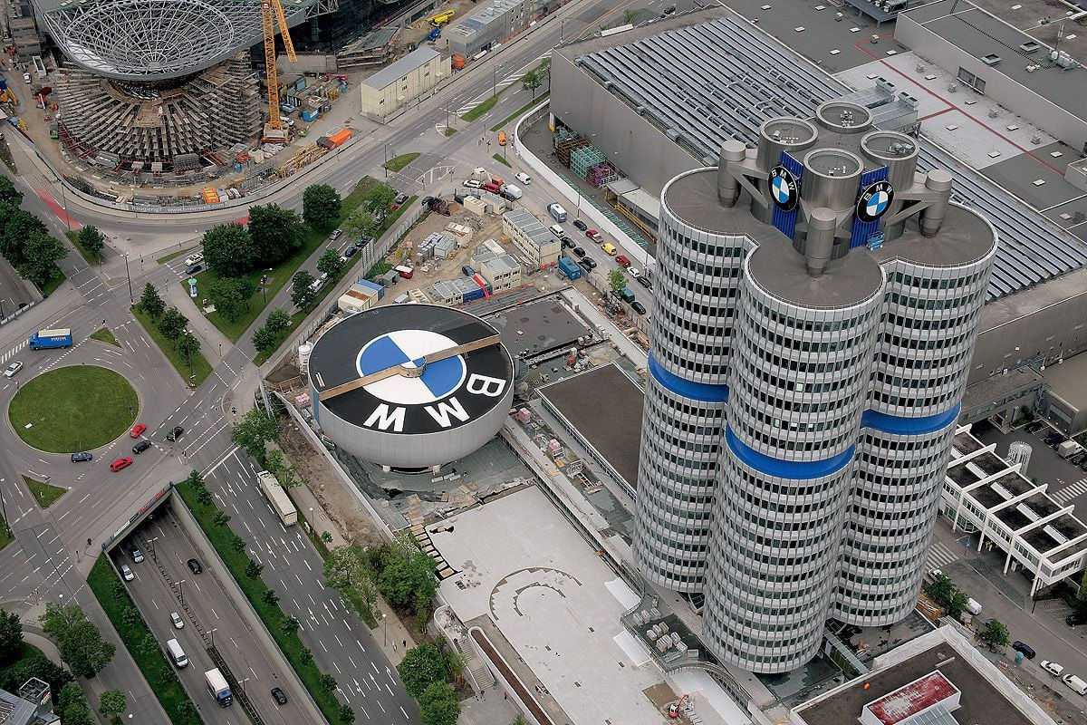 Прибыль BMW в 2025 году упала на 29% из-за пошлин Трампа.