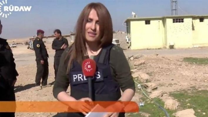 O femeie reporter kurdă a fost ucisă în timp ce filma un material despre bătălia din Mosul. 