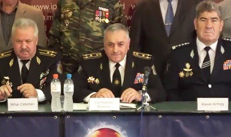 Ветераны заявляют, что будут и дальше открыто поддерживать своих коллег из полиции, если нападки на них продолжатся. 