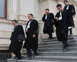 Avocații Baroului Chișinău amenință cu grevă generală.