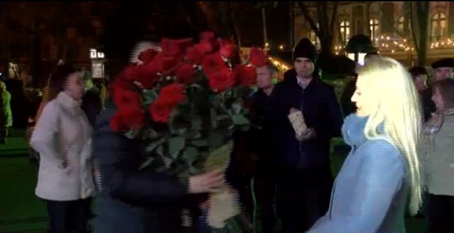 Tânără din Capitală, cerută în căsătorie la Târgul de Crăciun