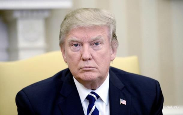 Снимок актрисы с муляжом отрезанной головы президента США вызвал негативную реакцию в соцсетях.