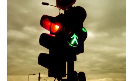 Semaforul de la intersecția străzilor Ismail-Alexandru Hâjdeu nu funcționează. Foto: rasunetul.ro