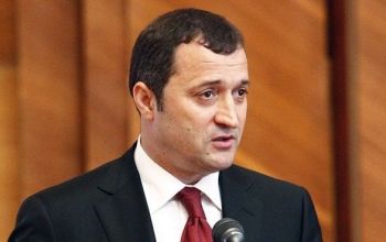 Филат подтвердил, что после каждых выборов или кризисов ЛДПМ неизменно уступала давлению коллег.