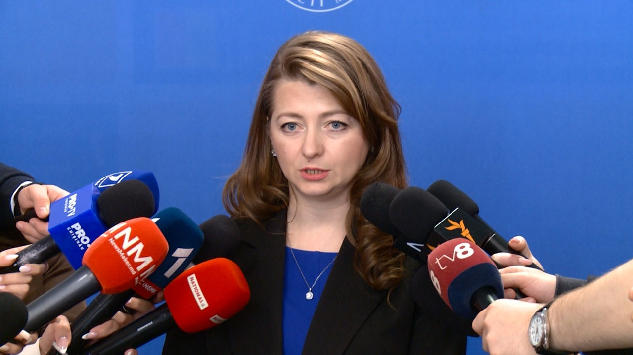 Ancheta privind eliberarea din detenție a unor condamnați pe viață continuă.