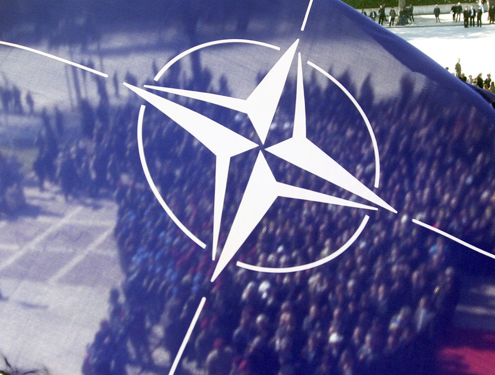 В НАТО призвали прекратить огонь в Нагорном Карабахе.