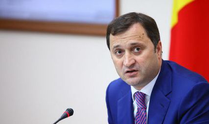 Филат потребовал создать комиссию, которая отвечала бы за разработку плана действий по выявлению наиболее приемлемых способов повышения минимального размера заработной платы, обеспечения безопасности труда и соблюдения гигиены на рабочем месте.