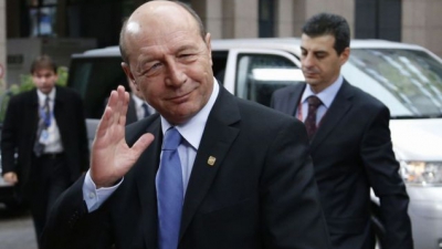 Traian Băsescu, a aterizat pe Aeroportul Internaţional Chişinău. 