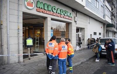В Испании мужчина открыл стрельбу в супермаркете.