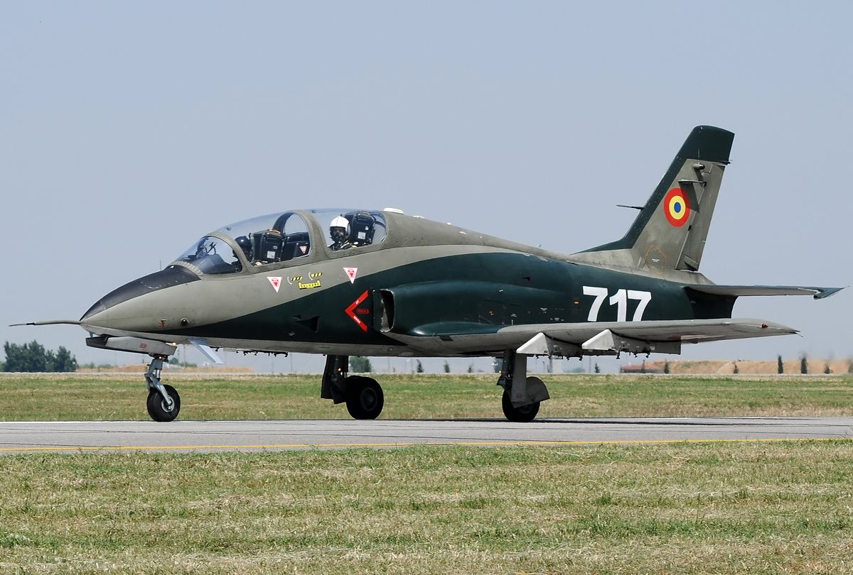 Румынский учебно-боевой самолёт IAR 99 «Şoim» потерпел крушение.